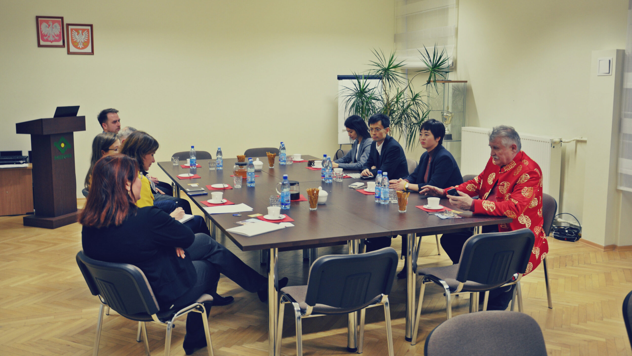 Delegacja z Chin z wizytą w Mazowieckim Biurze Planowania Regionalnego